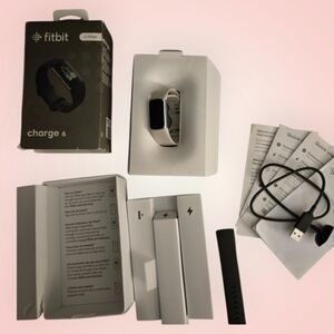 Fitbit Charge 6 Fitness Tracker - PORCELAIN